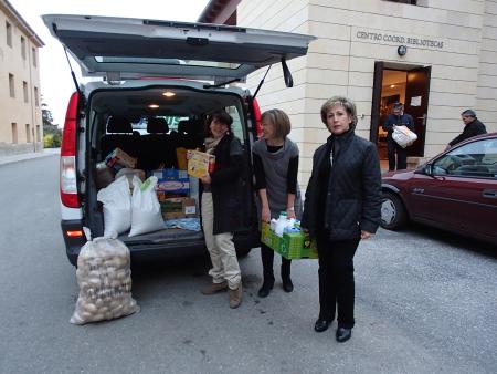 Imagen Los Bibliobuses han recogido 2500 alimentos para Cáritas