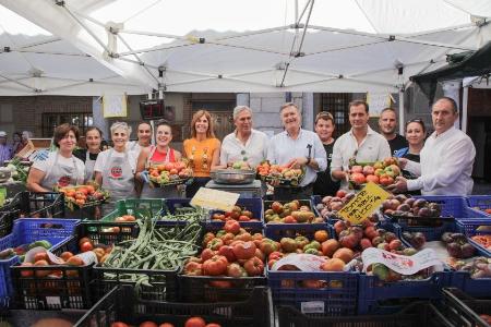 Imagen La Diputación de Segovia reivindica el valor de la huerta y el producto de proximidad en la VIII Feria del Tomate de Martín Muñoz de...