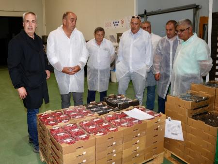 Imagen Miguel Ángel de Vicente continúa su ruta en Fresneda de Cuéllar, Remondo, Vallelado y Chañe, interesándose por la actividad nacional e internacional de distintas empresas de la zona de El Carracillo